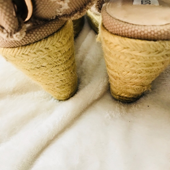 Like New!  These canvas and cork wedges are hot! - Picture 4 of 7